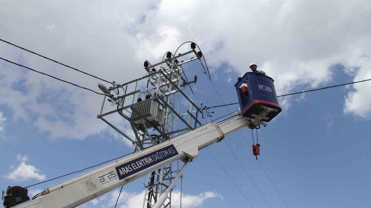 Aras EDAŞ Patnos'ta Enerji Altyapısını Güçlendiriyor