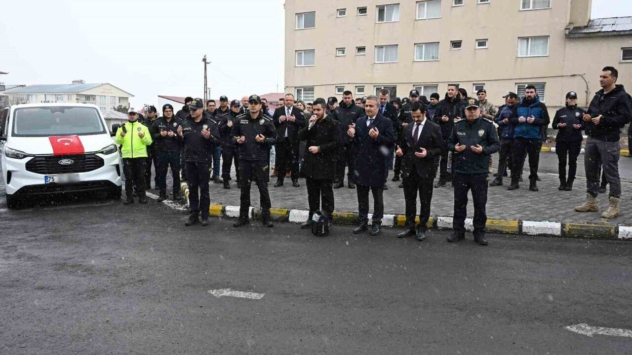 Ardahan’da Emniyete 20 Yeni Araç Törenle Hizmete Girdi