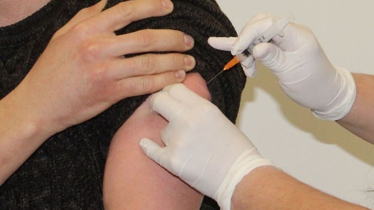 Ardıç: Aşıları Kalp Kriziyle Eşitlemek Bilimsellikten Uzak