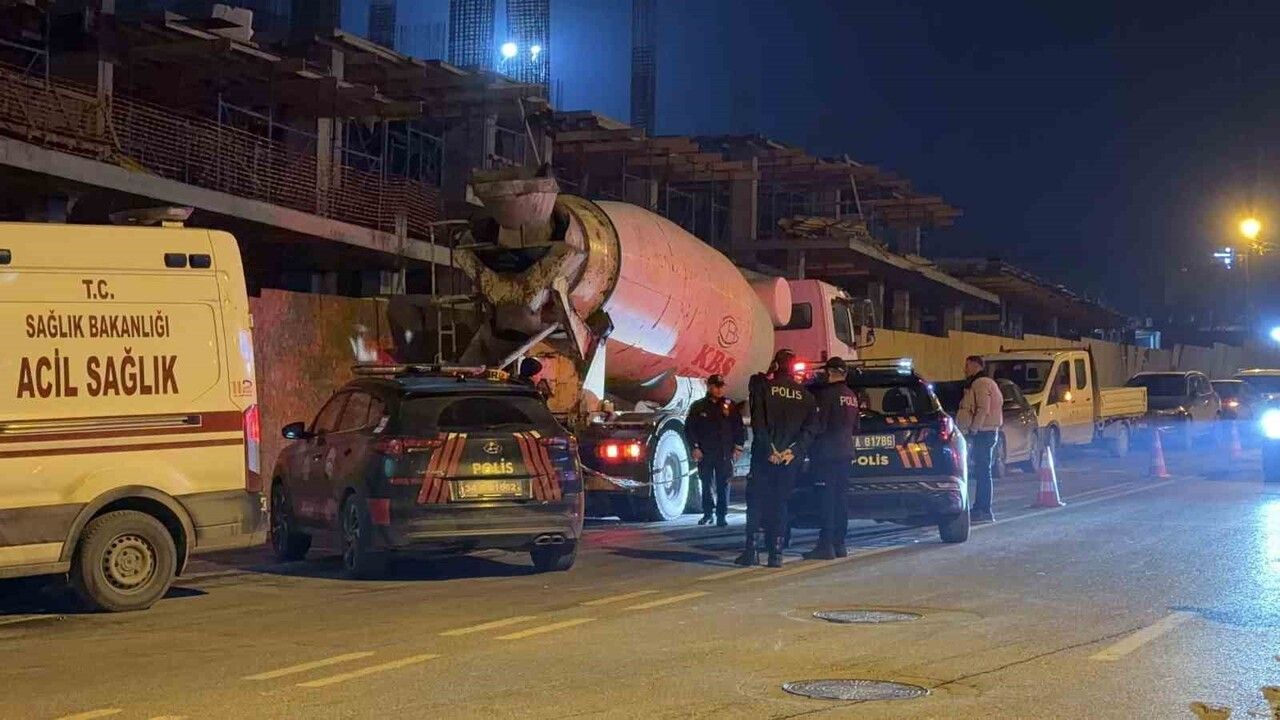 Arnavutköy'de Beton Mikseri Temizlerken Sürücü Hayatını Kaybetti