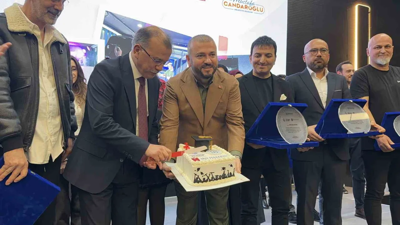 Arnavutköy Yeni Medya Akademisi İlk Mezunlarını Verdi