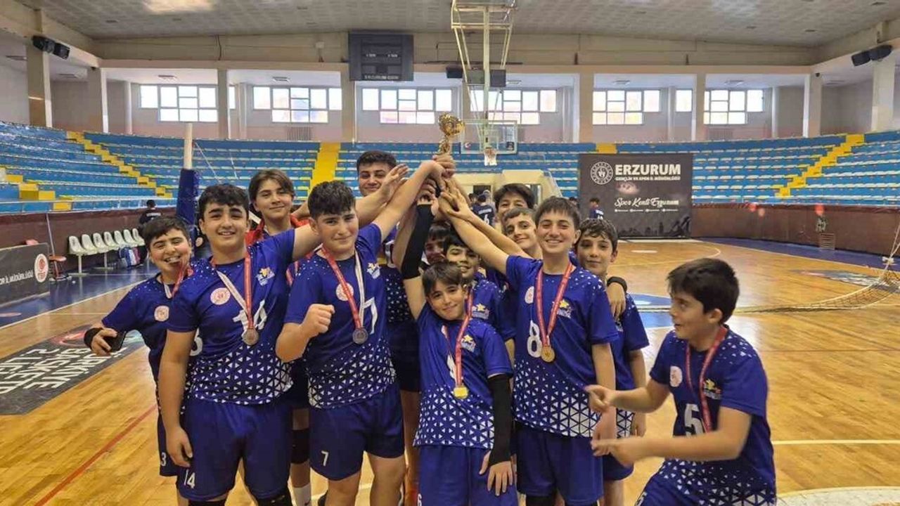 Aşkale İbrahim Polat Ortaokulu Erzurum’da Voleybol İl İkincisi