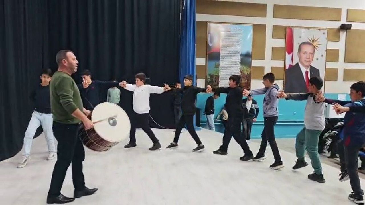 Aşkaleli Öğrenciler 15 Şubat’ta Halk Oyunları İl Birinciliği’ne Hazırlanıyor