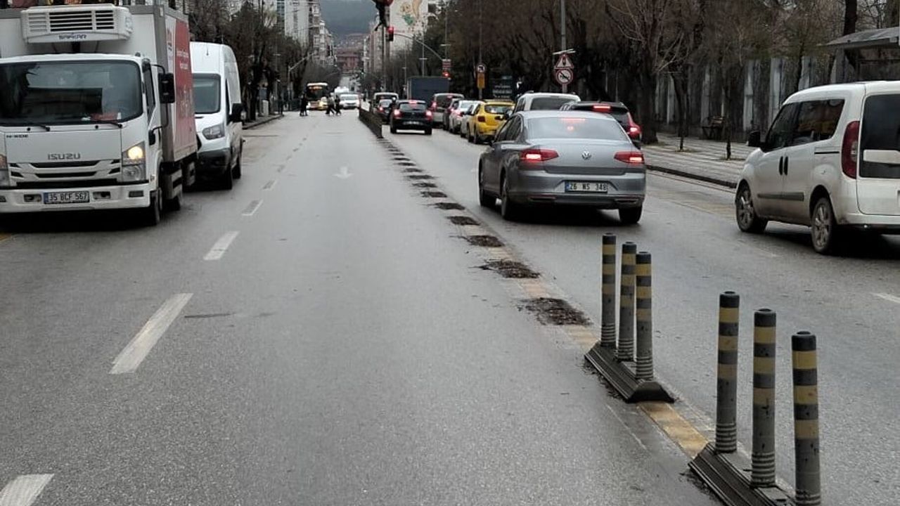 Atatürk Caddesi'ndeki dubalar azaltıldı, şikayetler sürüyor