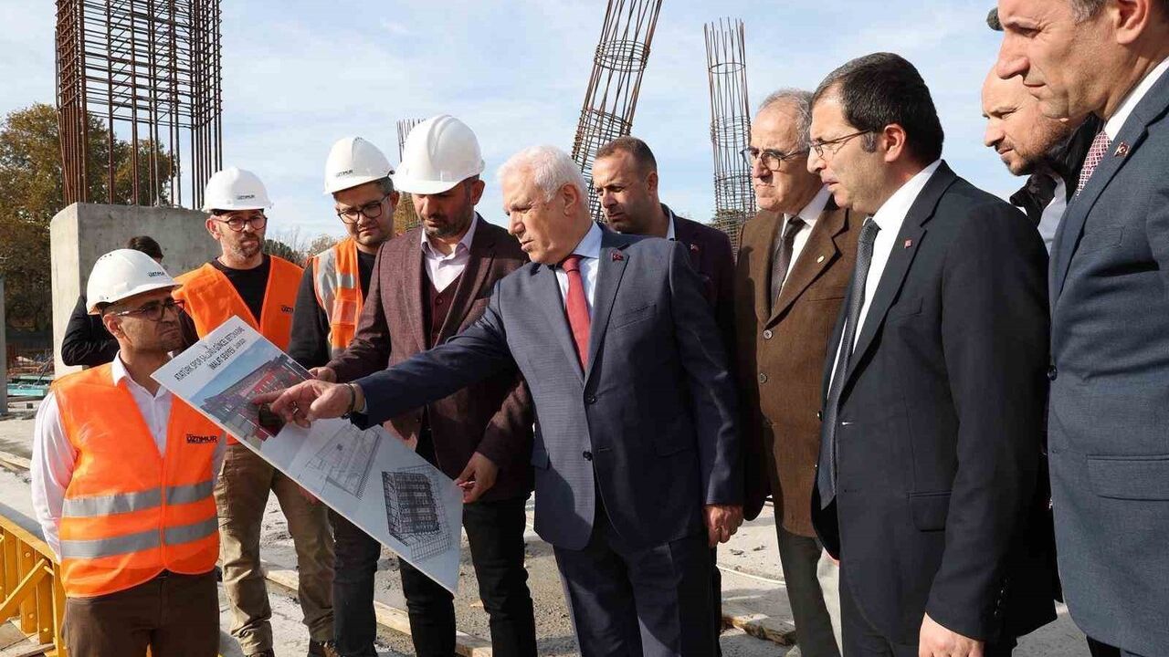 Atatürk Spor Salonu Bursa'da yeniden yükseliyor — Kapasite 5016