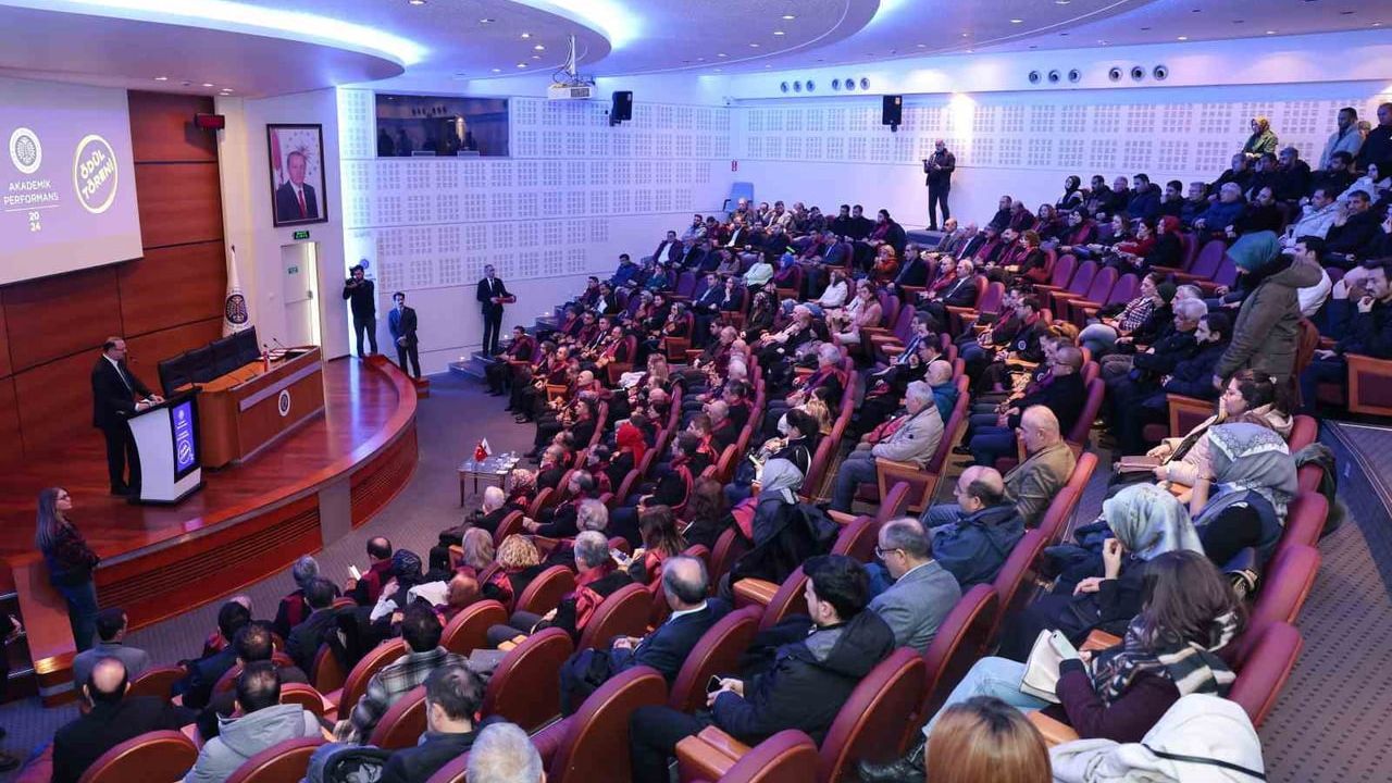 Atatürk Üniversitesi 2024 Akademik Performans Ödül Töreni — Rektör Prof. Dr. Ahmet Hacımüftüoğlu ile Ödüller Sahiplerini Buldu