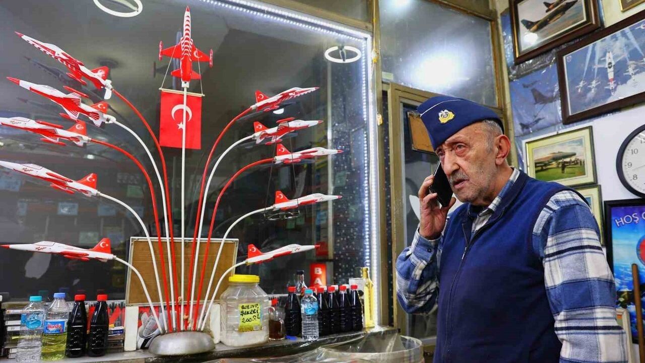 Atilla Demirbaş: Elazığ’da 60 yılda 300’e Yakın Uçak Maketiyle Pilotluk Hayalini Yaşatıyor