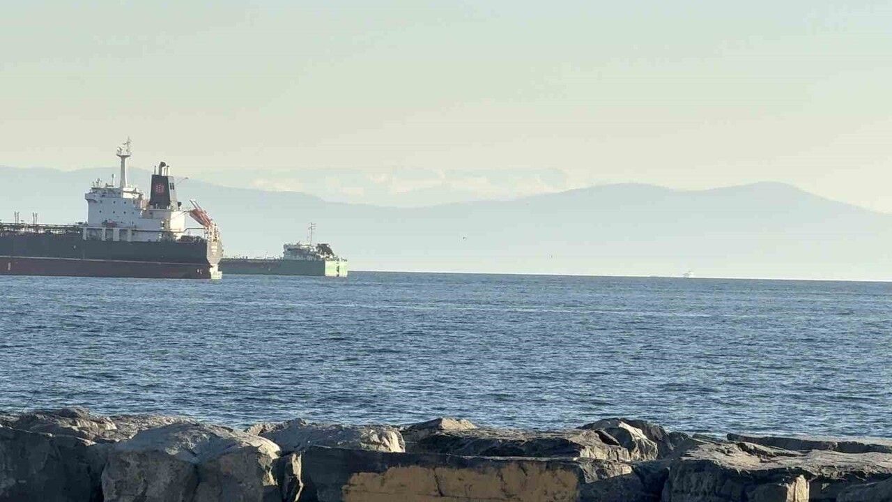 Avcılar’dan Görünen Uludağ’ın Karlı Zirvesi İstanbulları Heyecanlandırdı