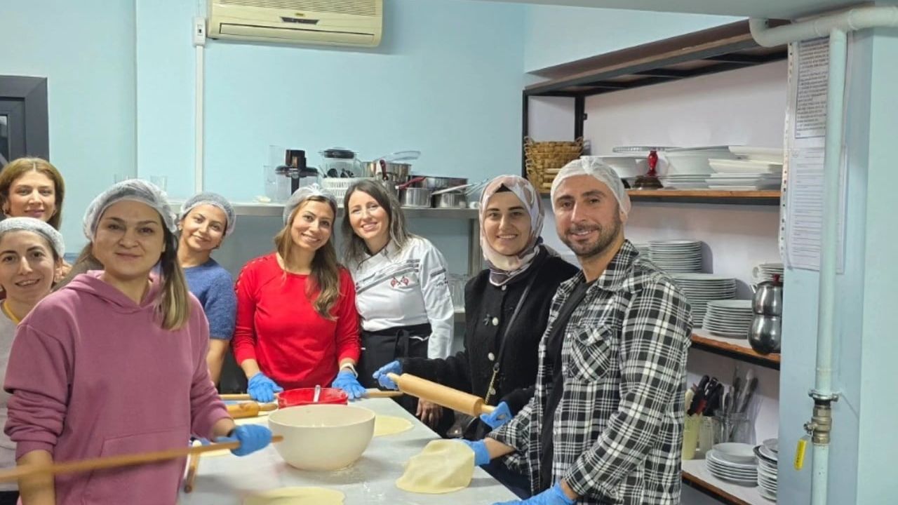 Aydın'da Öğretmenler Paşa Böreği Atölyesinde Öğrendi