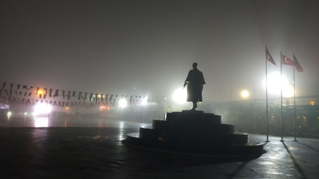 Aydın'da Puslu Sabah: Kartpostallık Sis Manzaraları