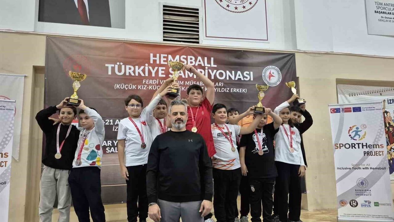 Aydın Hemsball Takımları İzmir'de 4 Kupa, 16 Madalya ile Döndü