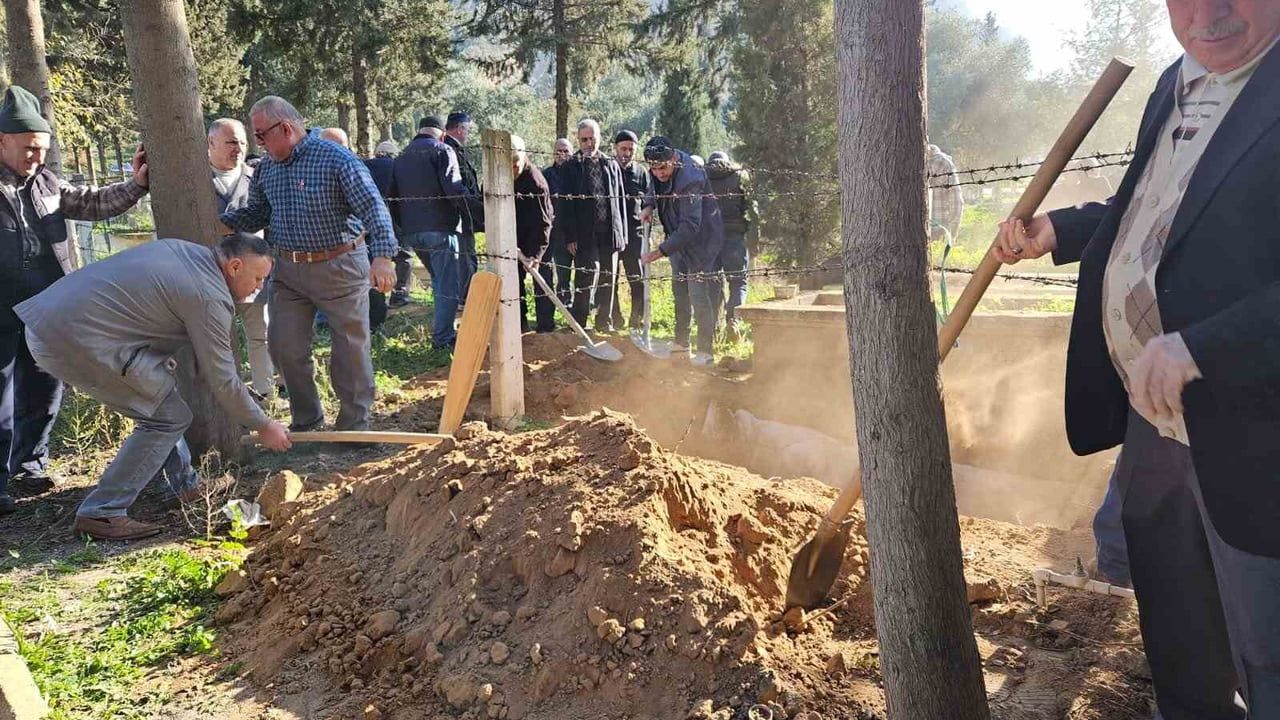 Aydın'ın Sesi: Yarım Asırlık Müezzin Hafız Güngör Mengi Vefat Etti