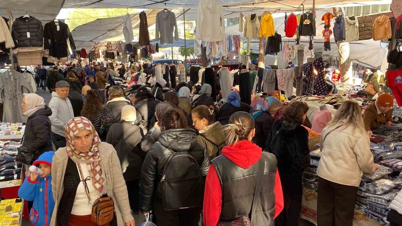 Aydın Salı Pazarı'nda Yıl Sonu Hareketliliği