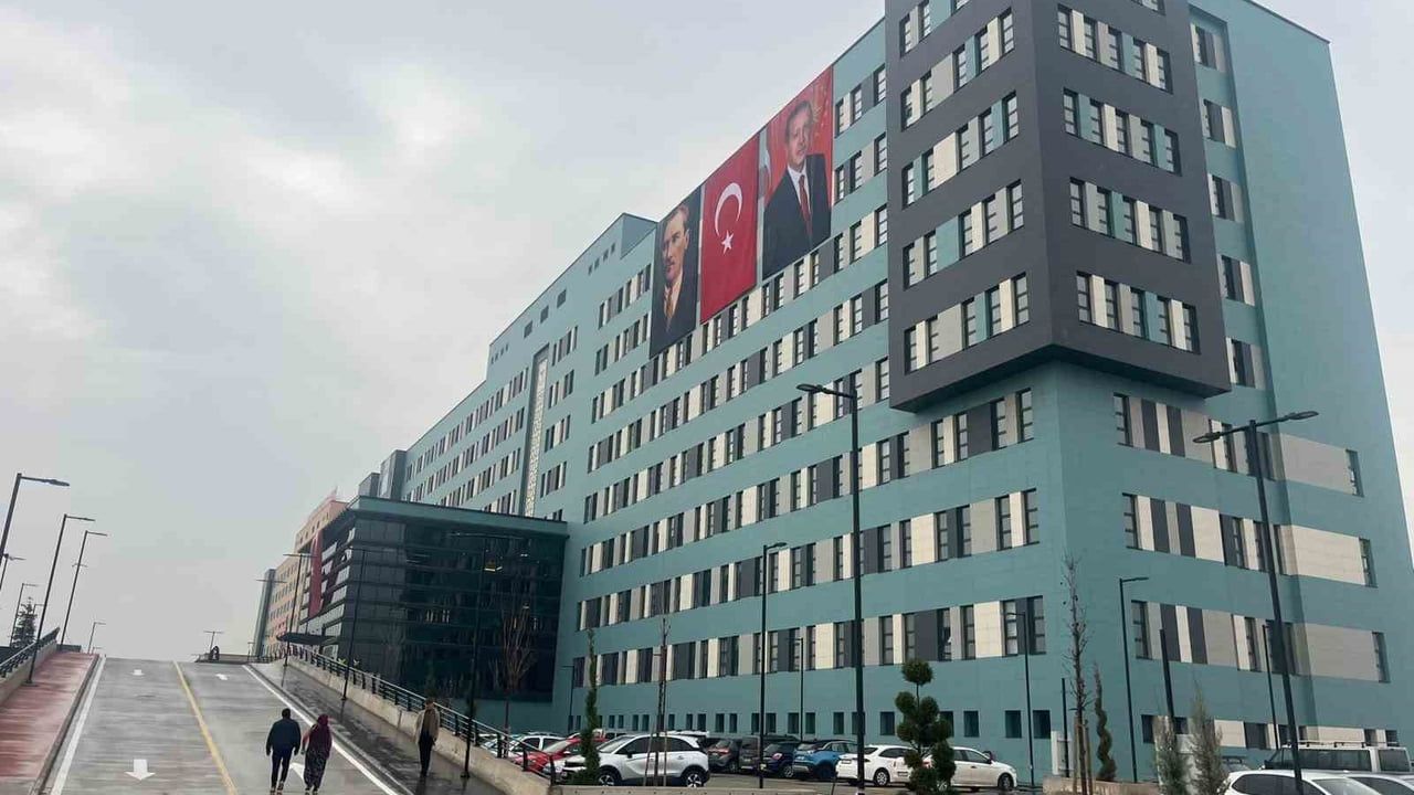 Aydın Şehir Hastanesi Hasta Kabulüne Başladı