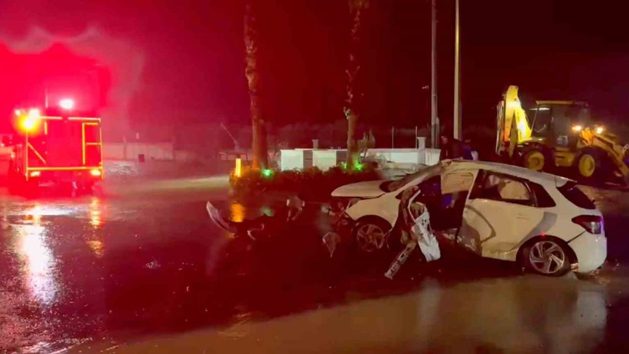 Aydın Söke-Ağaçlı Yolu'nda Kaza: Kontrolden Çıkan Otomobilde 1 Kişi Öldü