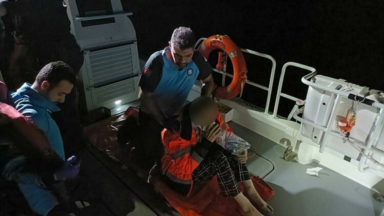 Ayvacık'ta Ticari Gemide Yaralanan Kişinin Tıbbi Tahliyesi