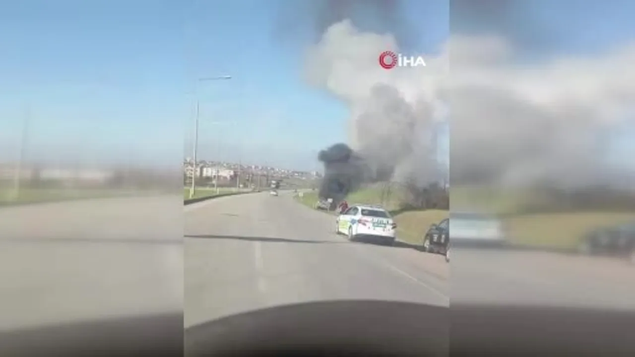 Babaeski'de Seyir Halindeki Otomobil Alev Aldı