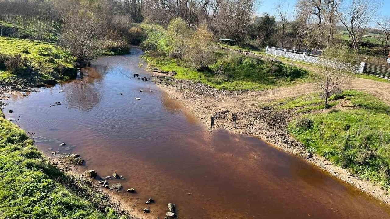 Babaeski'de Şeytan Deresi Kahverengiye Döndü: Yeniköy'de Endişe