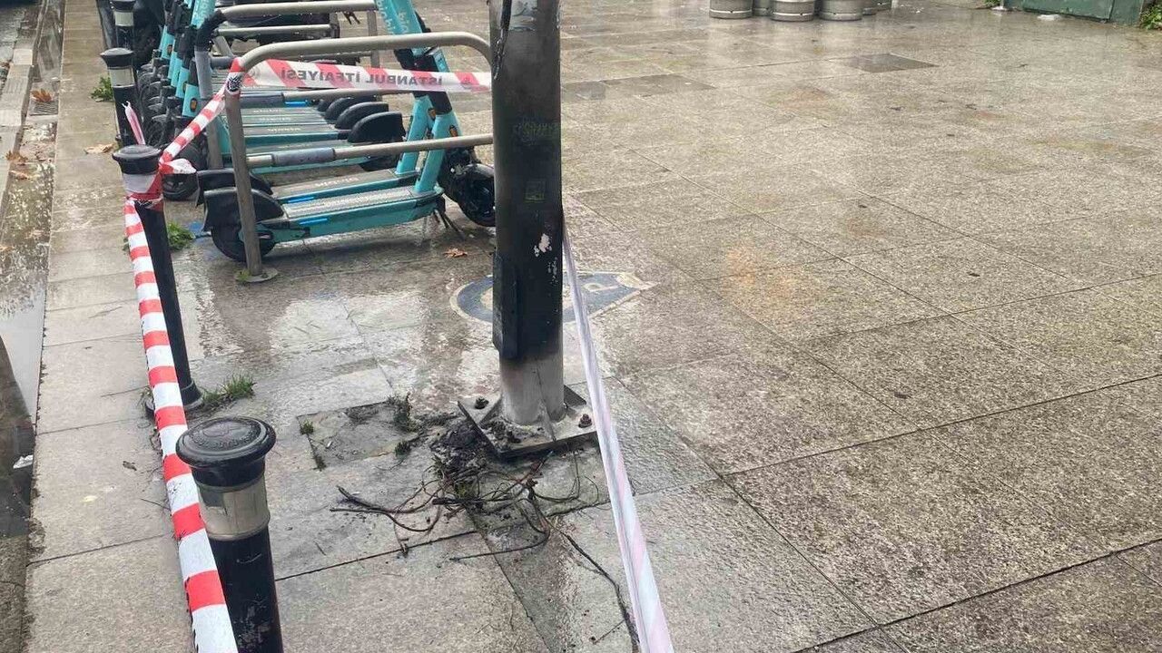 Bağdat Caddesi'nde yılbaşı süslemeleri alev aldı — Facianın eşiğinden dönüldü