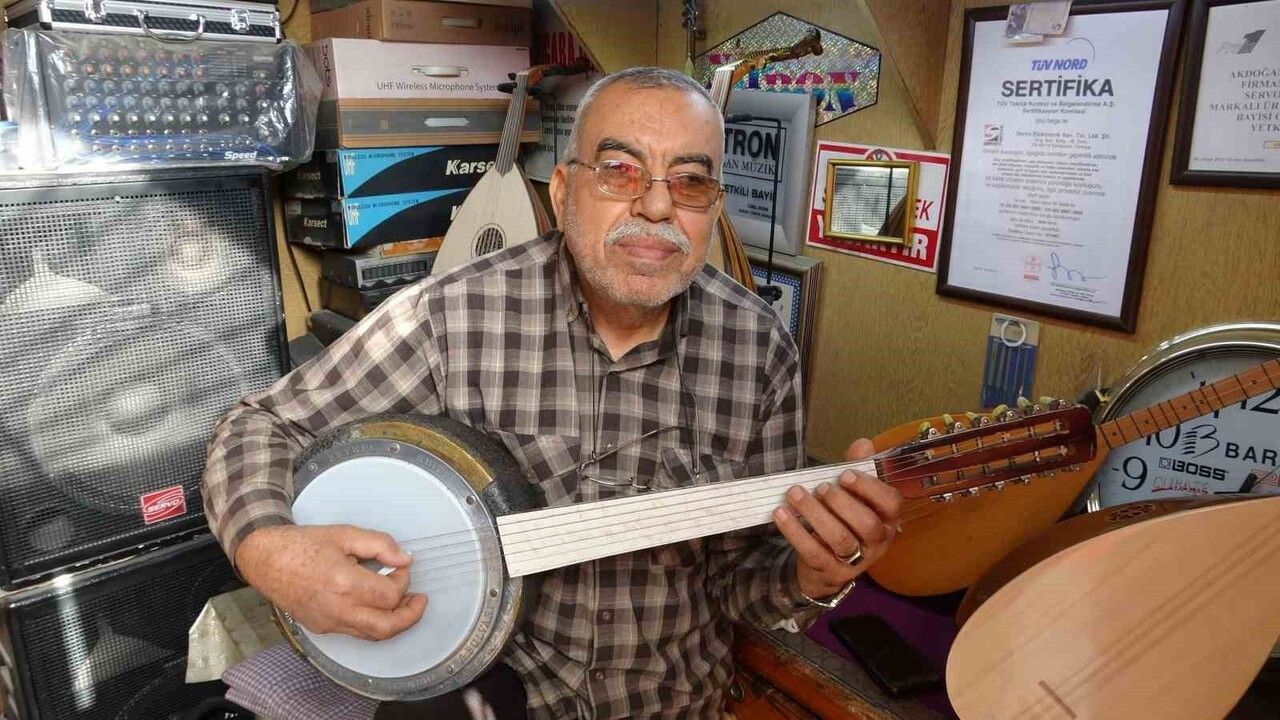 Bağlamayla Başlayan 61 Yıl: Davut Akdoğan'ın Müzik Tutkusu