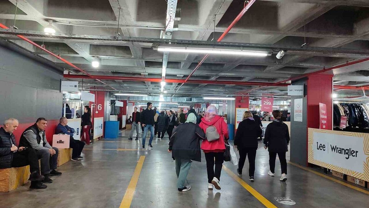 Bahçelievler'de AVM'de 'Garaj Günleri'ne Akın — Yüzde 90'a Varan İndirim (6-14 Aralık)