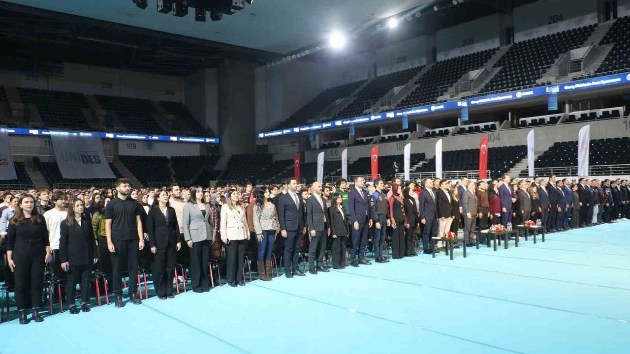Bakan Bak: 'Türkiye Dünyada Söz Sahibi Olacak' — ÜNİDES'te Gençlere Çağrı