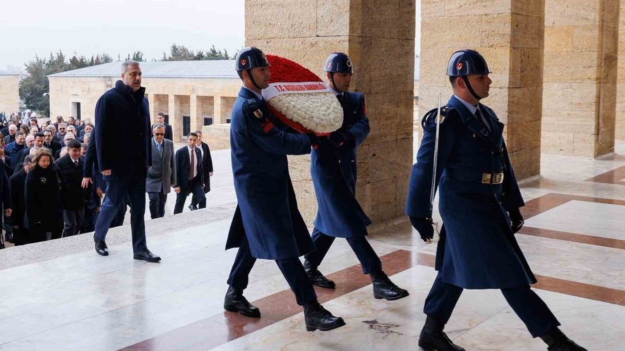 Bakan Fidan, 16. Büyükelçiler Konferansı Öncesi Anıtkabir’i Ziyaret Etti