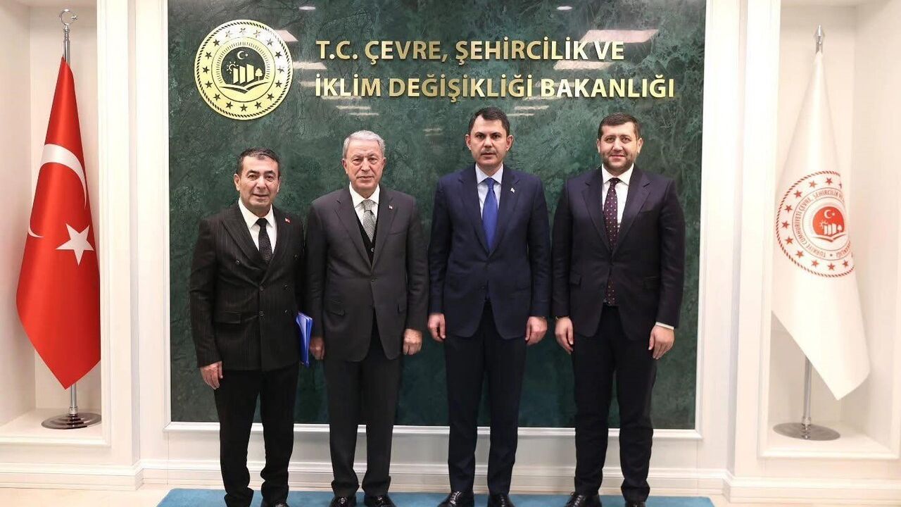 Baki Ersoy'dan Bünyan'a Ekskavatör Hibesi