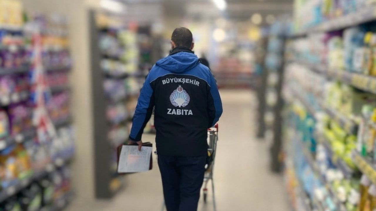 Balıkesir'de Zabıta, Yılbaşı Öncesi Market ve Gıda Denetimlerini Artırdı