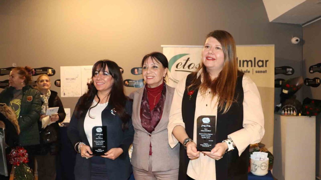 Bam Teli: Efnan Ezenel ve Gülşah Demirci’den Şiire Tanıklık