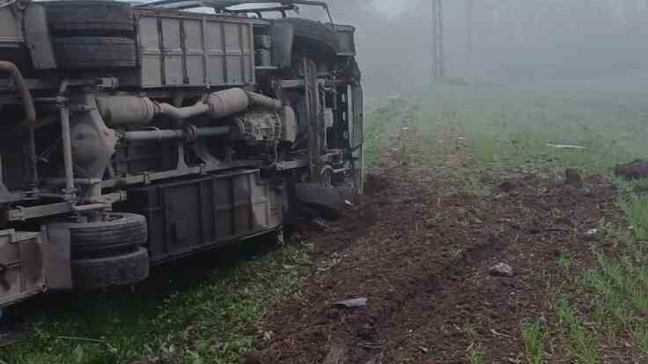 Bandırma'da Okul Servisi Kaza Yaptı: 8 Öğrenci Hastaneye Kaldırıldı
