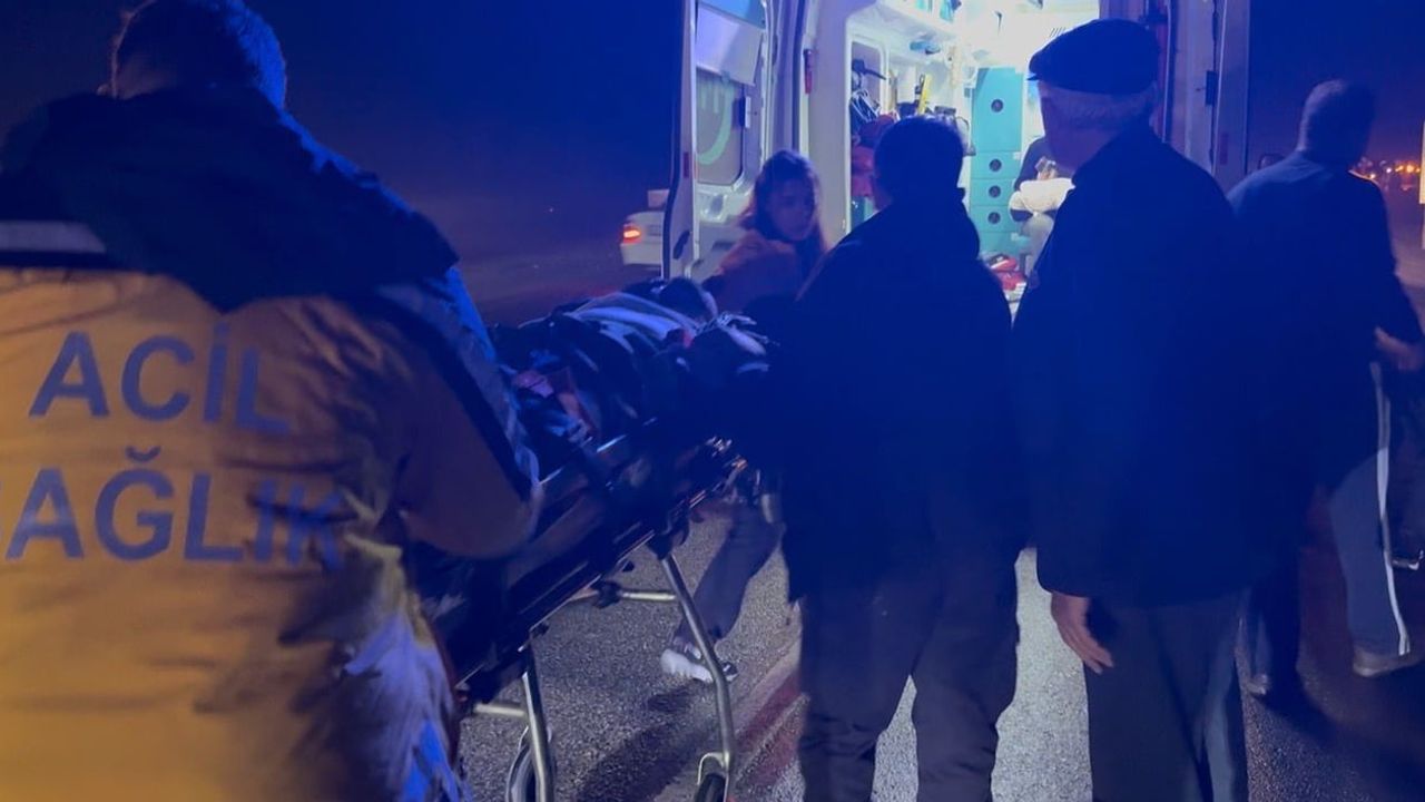 Bandırma-Karacabey yolunda kaza: 16 FCE 95 plakalı otomobil bariyere çarptı