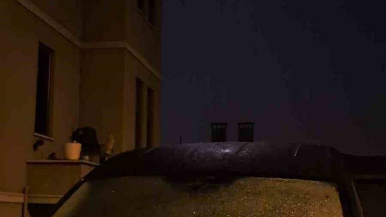Bartın'da Gece Sıcaklığı 4 dereceye Düştü: Araç Camlarında Buzlanma