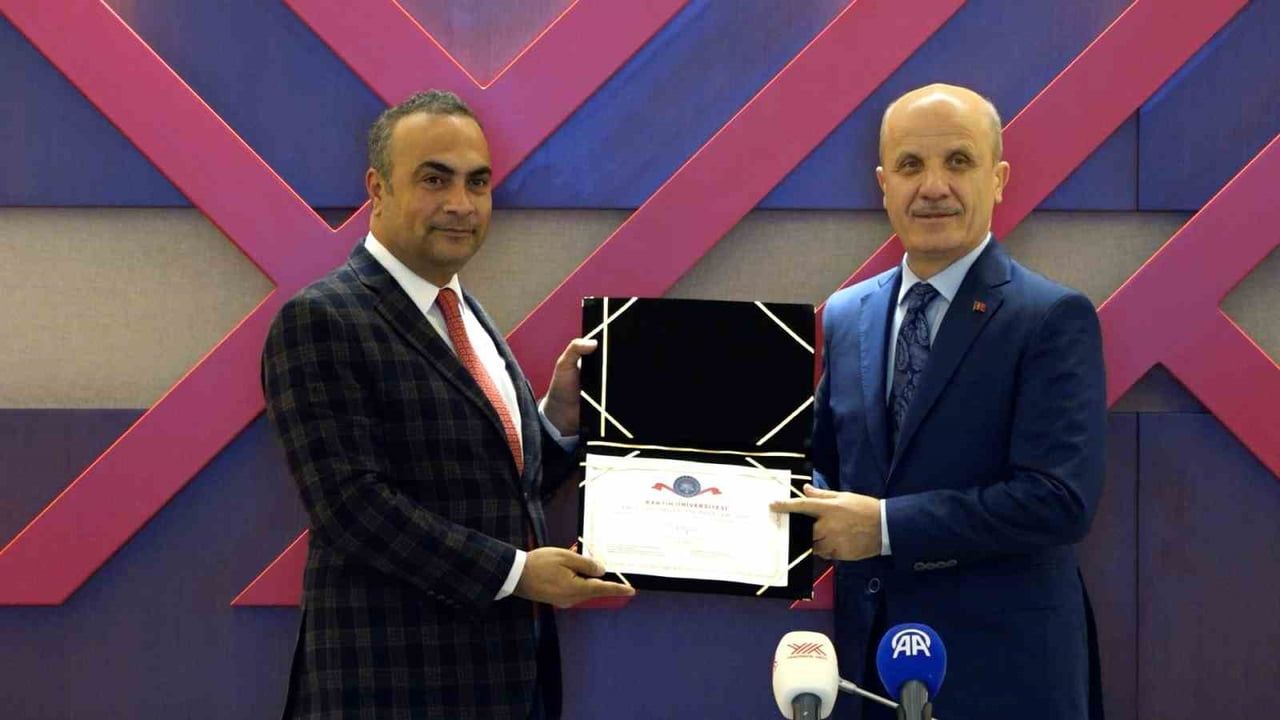 BARÜ 7 Programıyla Engelsiz Üniversite Program Nişanı'nda İlk 7'de