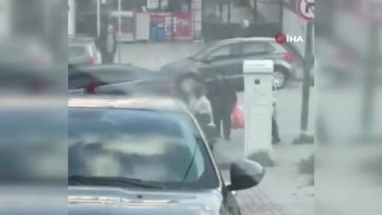 Başakşehir'de İki Çocuğun Yumruklu Kavgası Kamerada