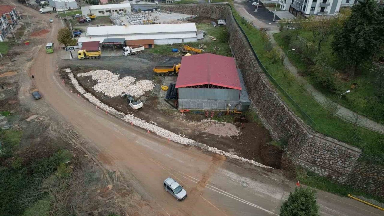 Başiskele'de Hoca Ahmet Yesevi Caddesi Yenileniyor: 3 bin 200 metrelik Ulaşım Konforu