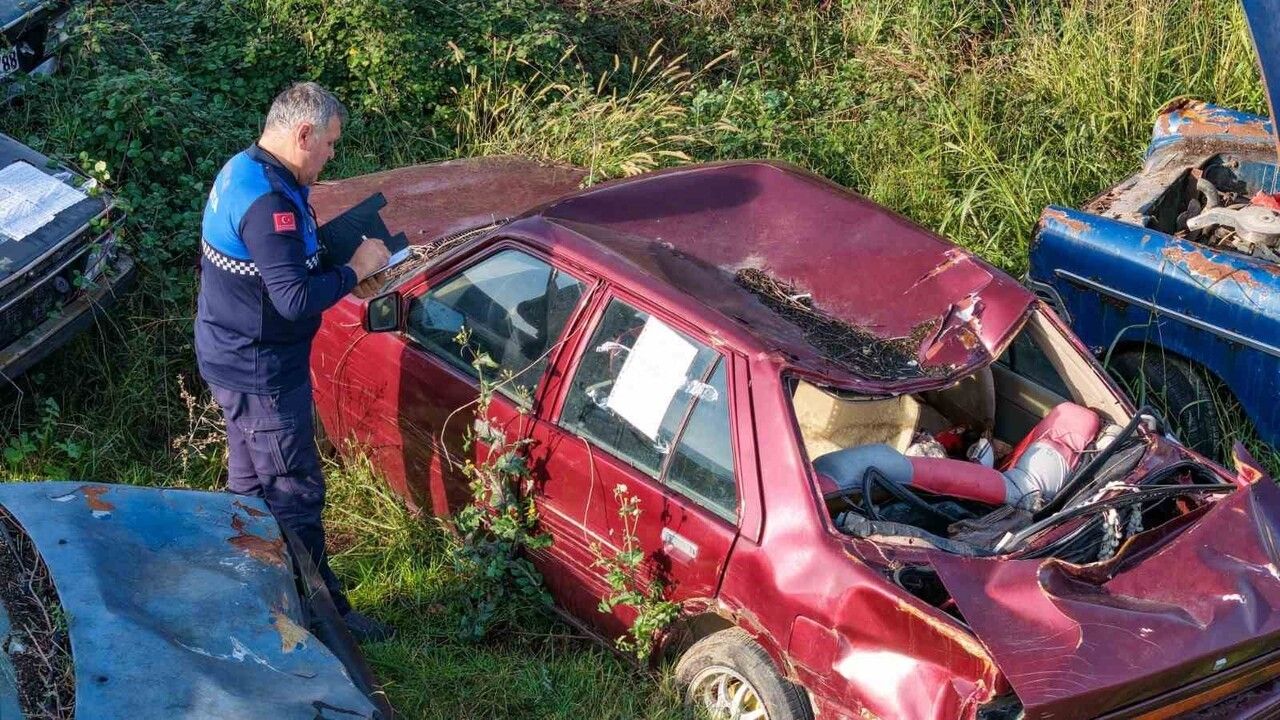 Başiskele'de Hurda Araçlar Toplanıyor: Çevre Kirliliğine Karşı Hamle
