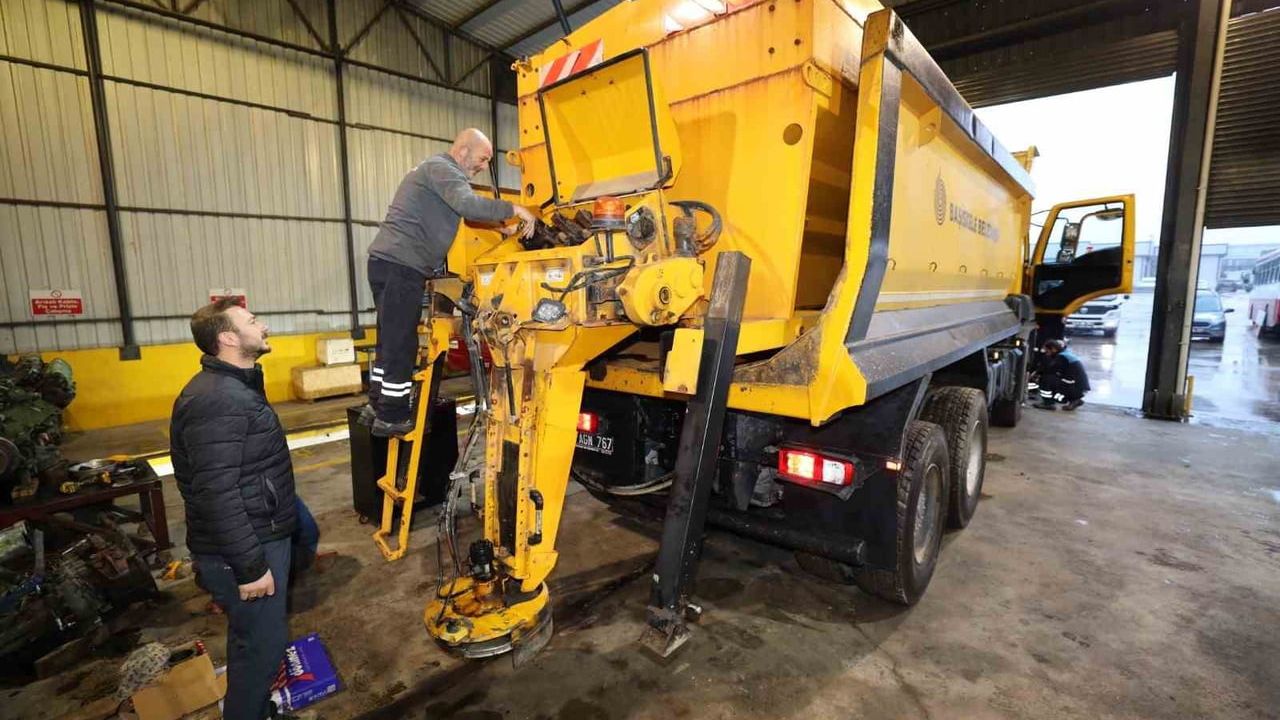 Başiskele'de Karla Mücadele Hazır: Ekipler 7/24 Görevde