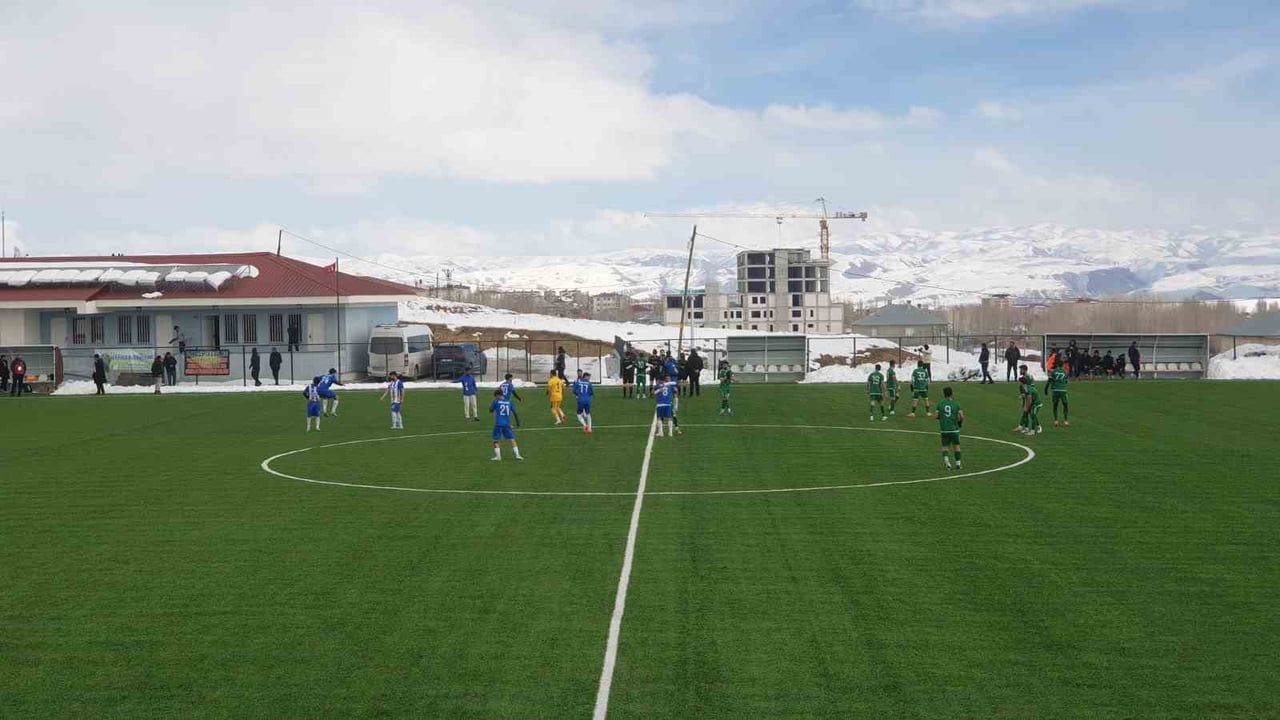 Başkalespor İlvanspor'u 2-1 Yenerek Liderliğe Yükseldi