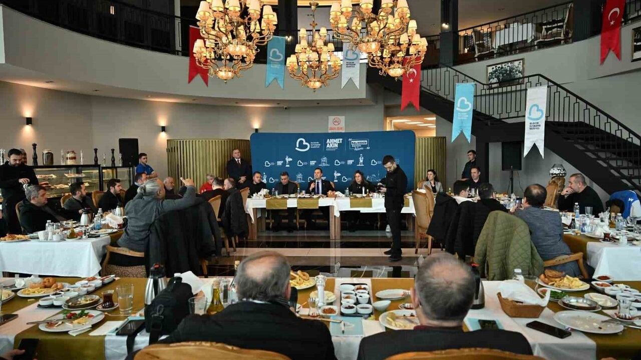 Başkan Ahmet Akın: Balıkesir’e Dev Şehir Meydanı ve Altyapı Önceliği