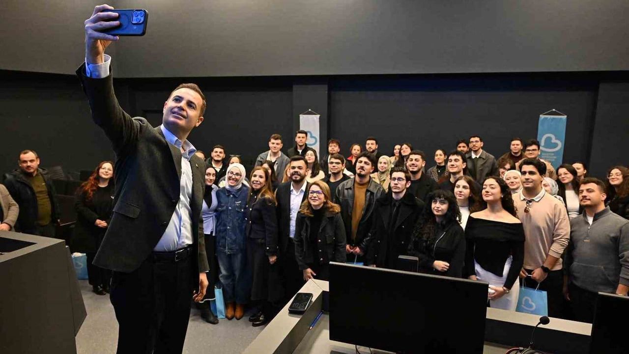 Başkan Akın: "Gençlerin Her Talebi Bizim Önceliğimiz" — TECH10 Buluşması