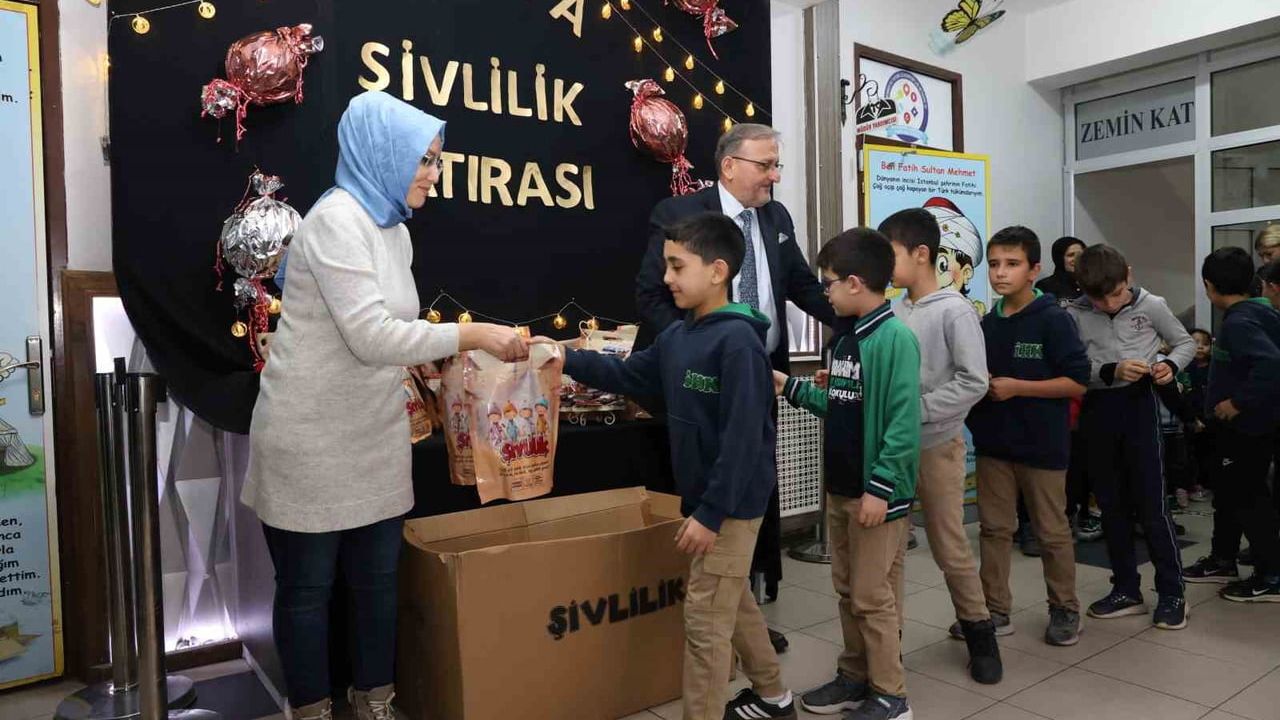 Başkan Altay 31 ilçede 220 bin çocuğa Şivlilik Sevinci Yaşattı