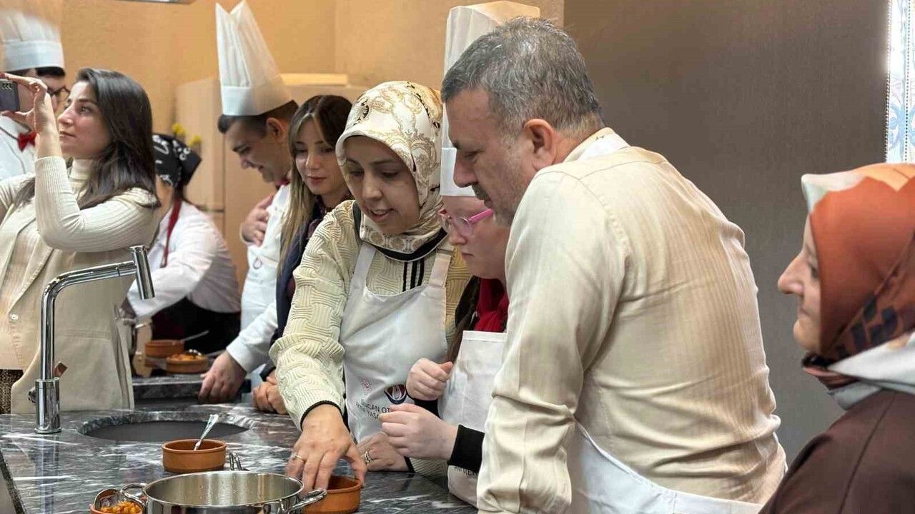 Başkan Ercan, Otizmli Bireylerle Yerli Malı Haftası'nda Aşure Yaptı