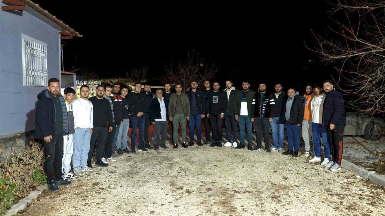 Başkan Hasan Ulutaş Akçadağ'da Gençlerle Buluştu