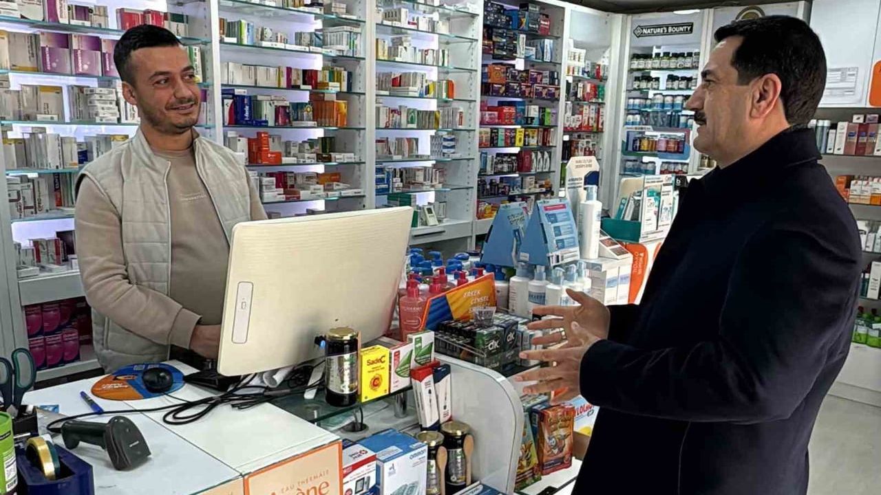 Başkan Taşkın İnönü Caddesi'nde Esnafla Buluştu