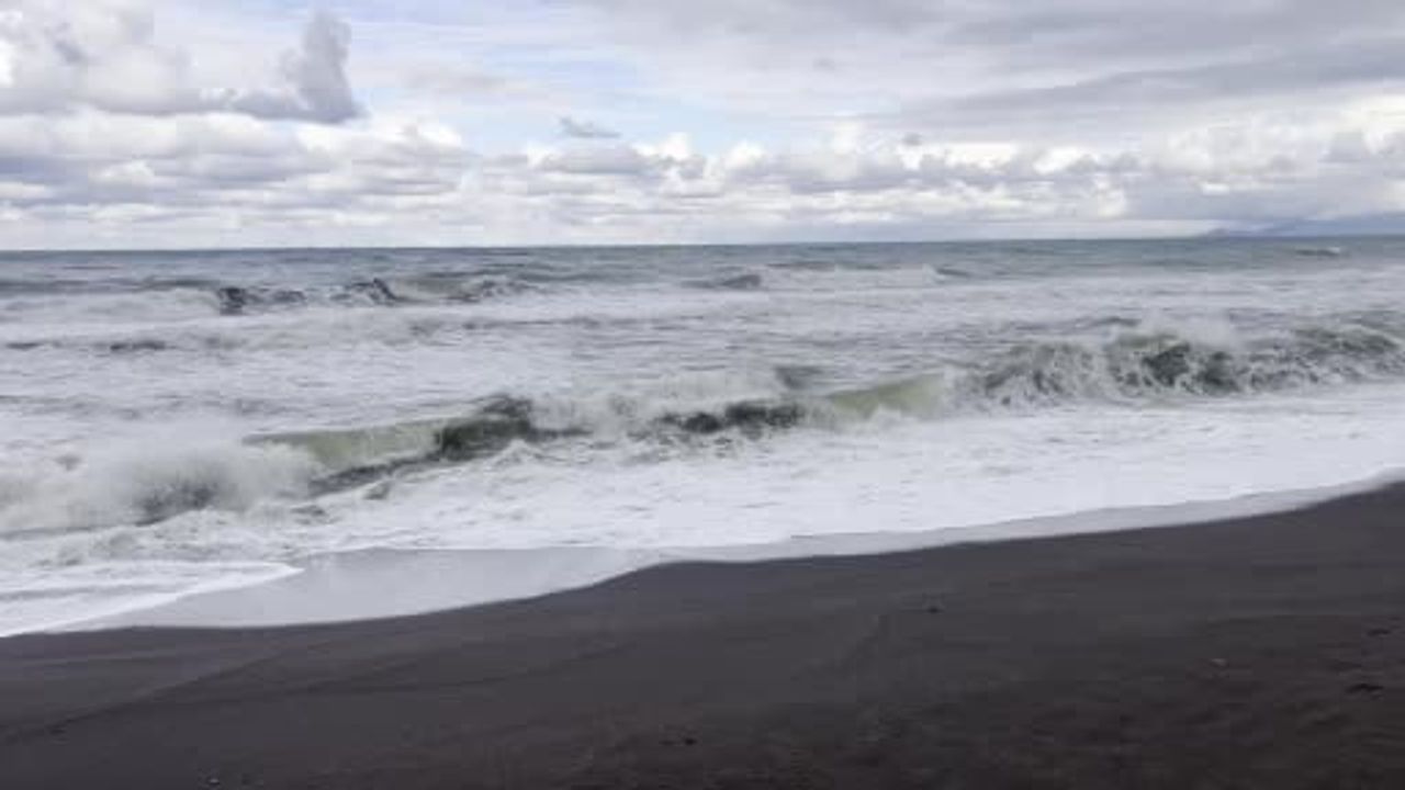 Batı Karadeniz'de Fırtına, Düzce'de Yoğun Kar: Meteoroloji Uyarısı