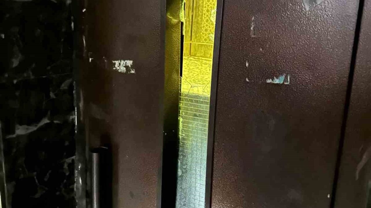 Batman'da Asansörde Mahsur Kalan Vatandaş İtfaiye Kurtardı