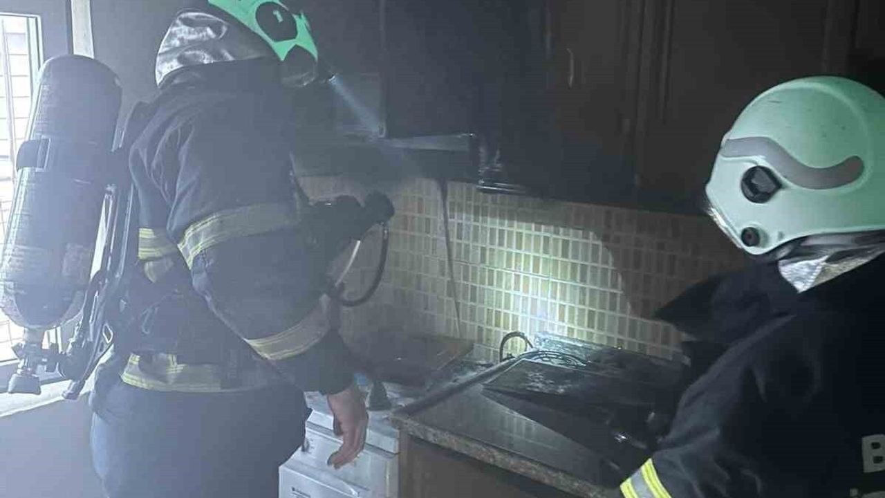 Batman'da Cumhuriyet Mahallesi'nde Ev Yangını Söndürüldü