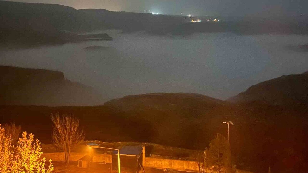 Batman'da Dicle Nehri 'Sis Denizi'ne Büründü