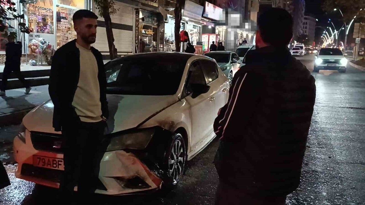 Batman'da Seyir Halindeki Otomobilde Yangın — Sürücünün Dikkati Facianın Önüne Geçti